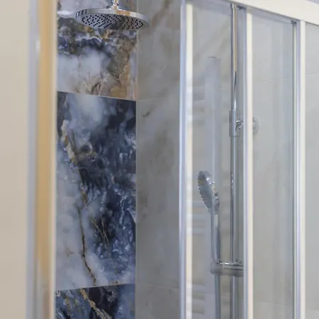 De Luxe Madrid A Sale De Bain Privée 1er étage Check In Autonome Cuisine Partagée
