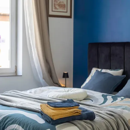 De Luxe Madrid A Sale De Bain Privee 1er Etage Check In Autonome Cuisine Partagee 3*