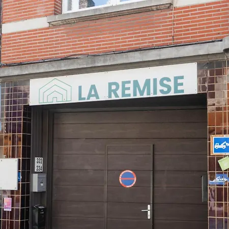 De Luxe Madrid A Sale De Bain Privee 1er Etage Check In Autonome Cuisine Partagee 列日