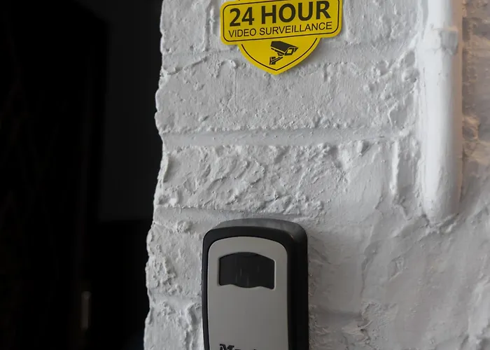 Penzion De Luxe Madrid A Sale De Bain Privee 1er Etage Check In Autonome Cuisine Partagee 3*