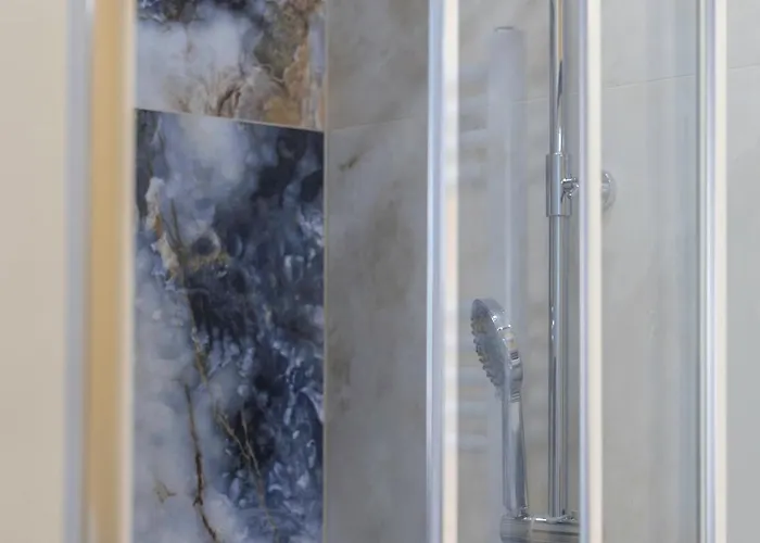 De Luxe Madrid A Sale De Bain Privee 1er Etage Check In Autonome Cuisine Partagee