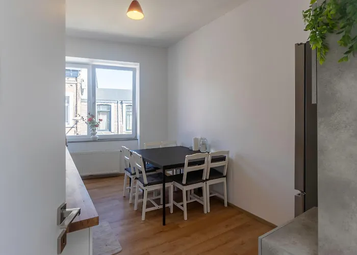 Penzion De Luxe Madrid A Sale De Bain Privee 1er Etage Check In Autonome Cuisine Partagee 3*